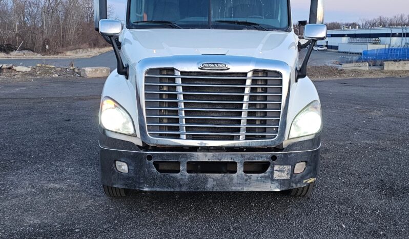 
								Freightliner Cascadia 2013 full									