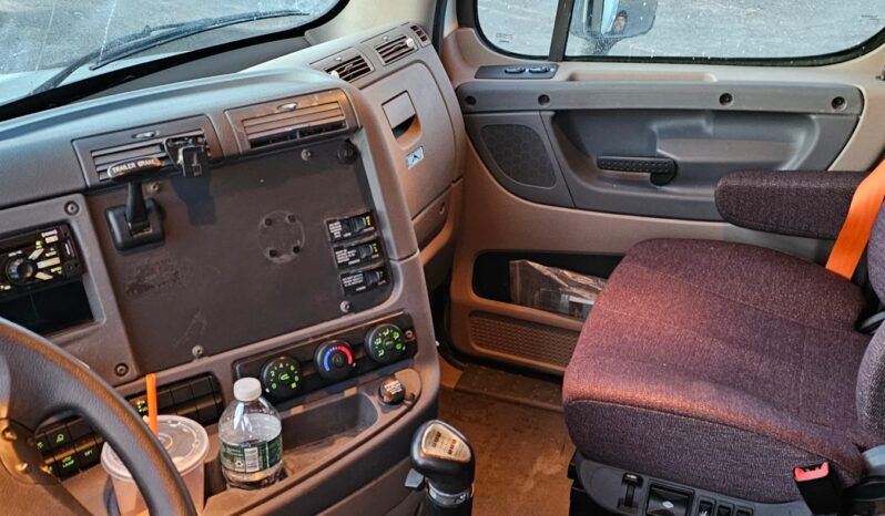 
								Freightliner Cascadia 2013 full									