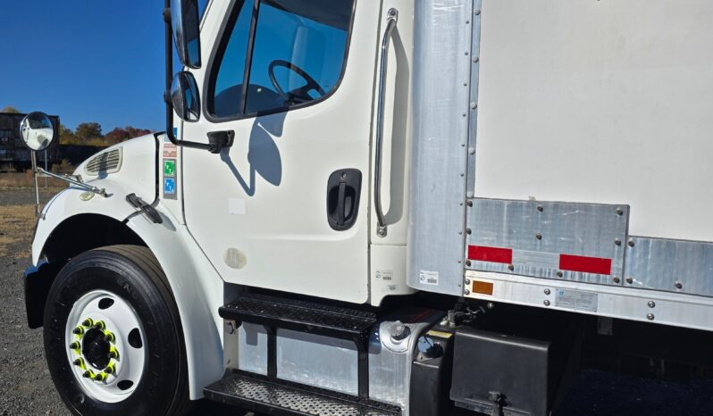 
								Freightliner M2 2013 full									