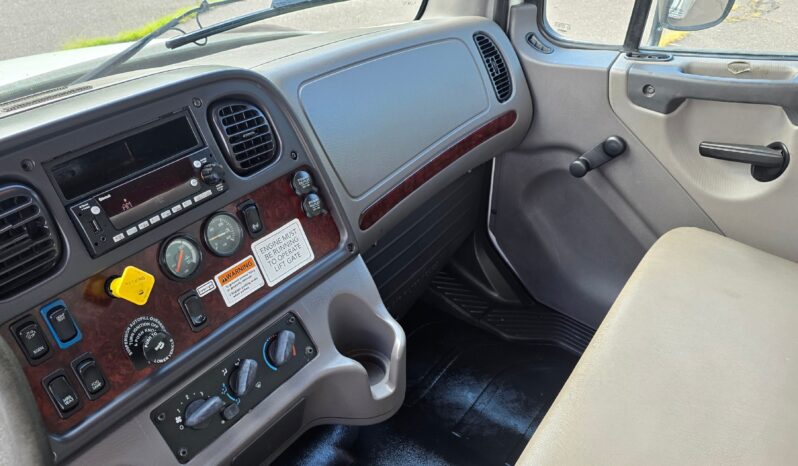 
								Freightliner M2 2018 full									